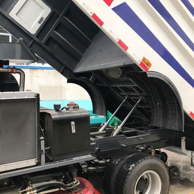 Dongfeng Duolika Road Sweeper Dust Tank Volume 5000L Water Tank